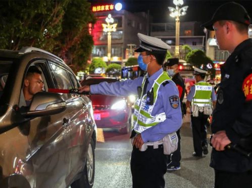 司机遇查酒驾竟当场喝下1瓶白酒，警方，涉嫌危险驾驶罪！